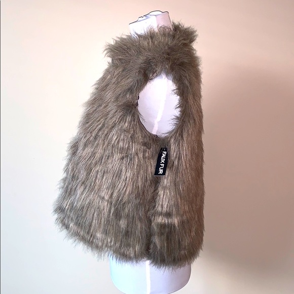 Faux Fur Vest - Picture 2 of 3